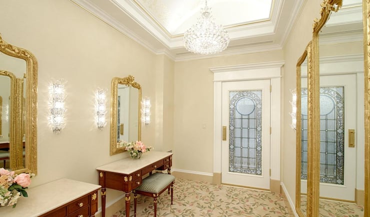 The bride’s room of the Boise Idaho Temple.