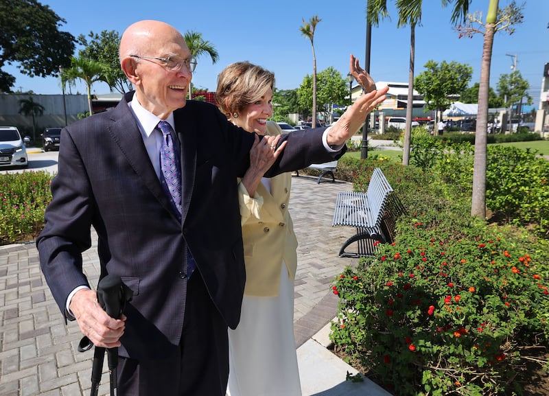 President Dallin H. Oaks and his wife, Sister Kristen M. Oaks, wave to attendees during the Urdaneta Philippines Temple dedication.