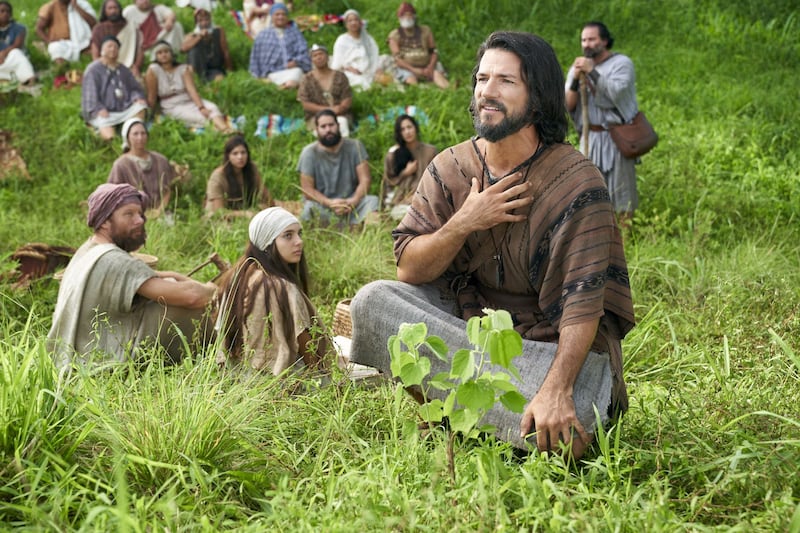 Alma the Younger teaches the Zoramites in this picture from the Book of Mormon Videos.