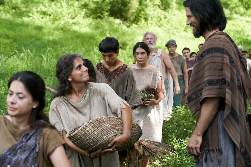 Alma the Younger speaks to the Zoramites in this picture from the Book of Mormon Videos.