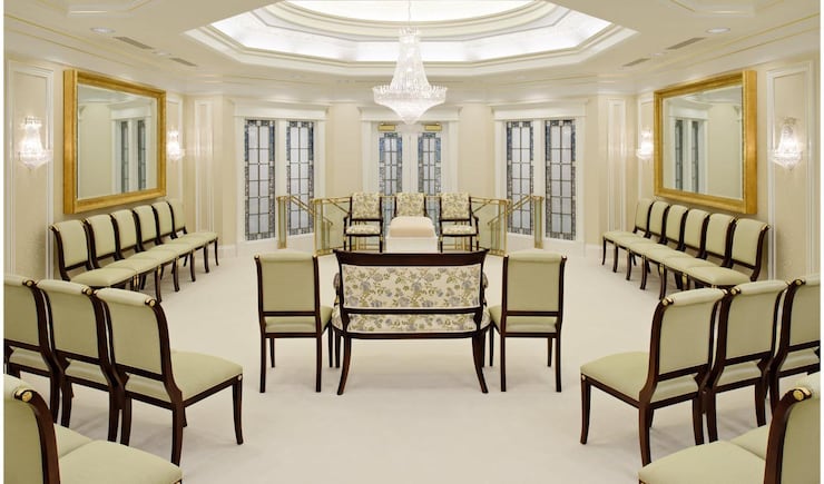 A sealing room in the Boise Idaho Temple.